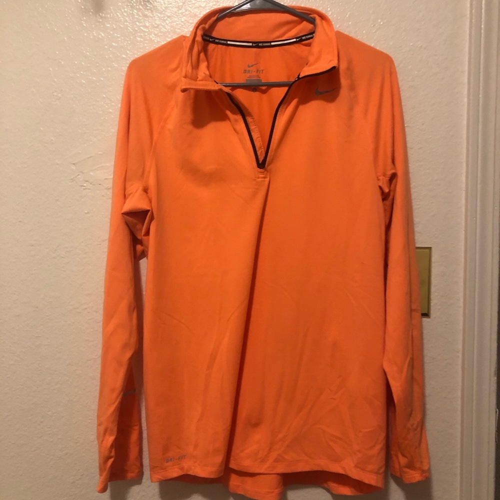 Men’s Nike half zip element